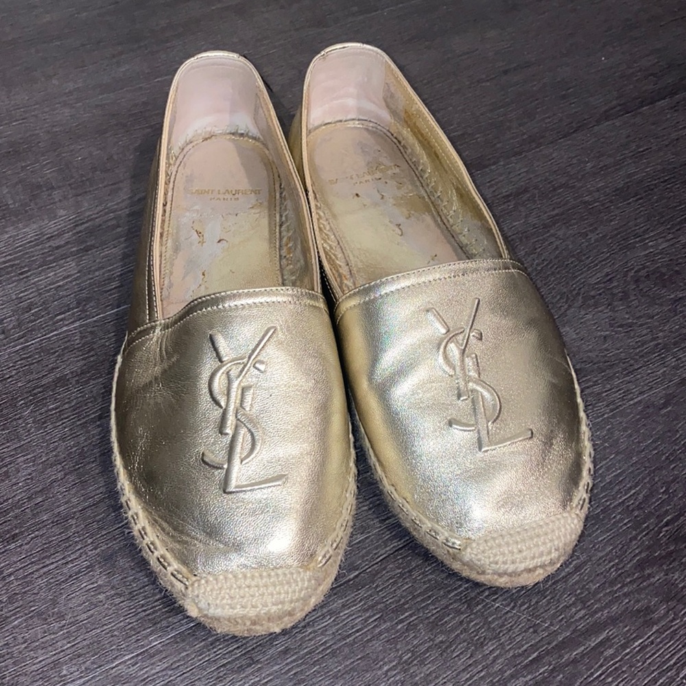 Ysl flats.